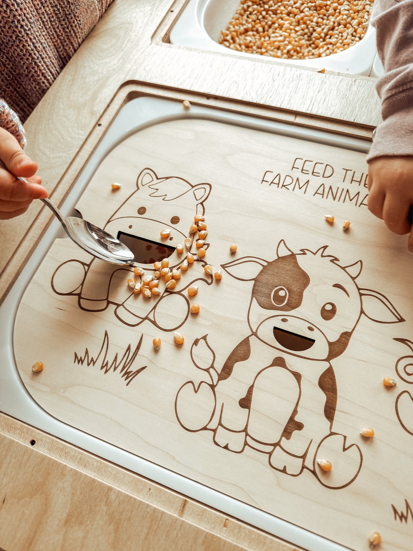 "Feed The Farm Animals" Flisat Table Insert